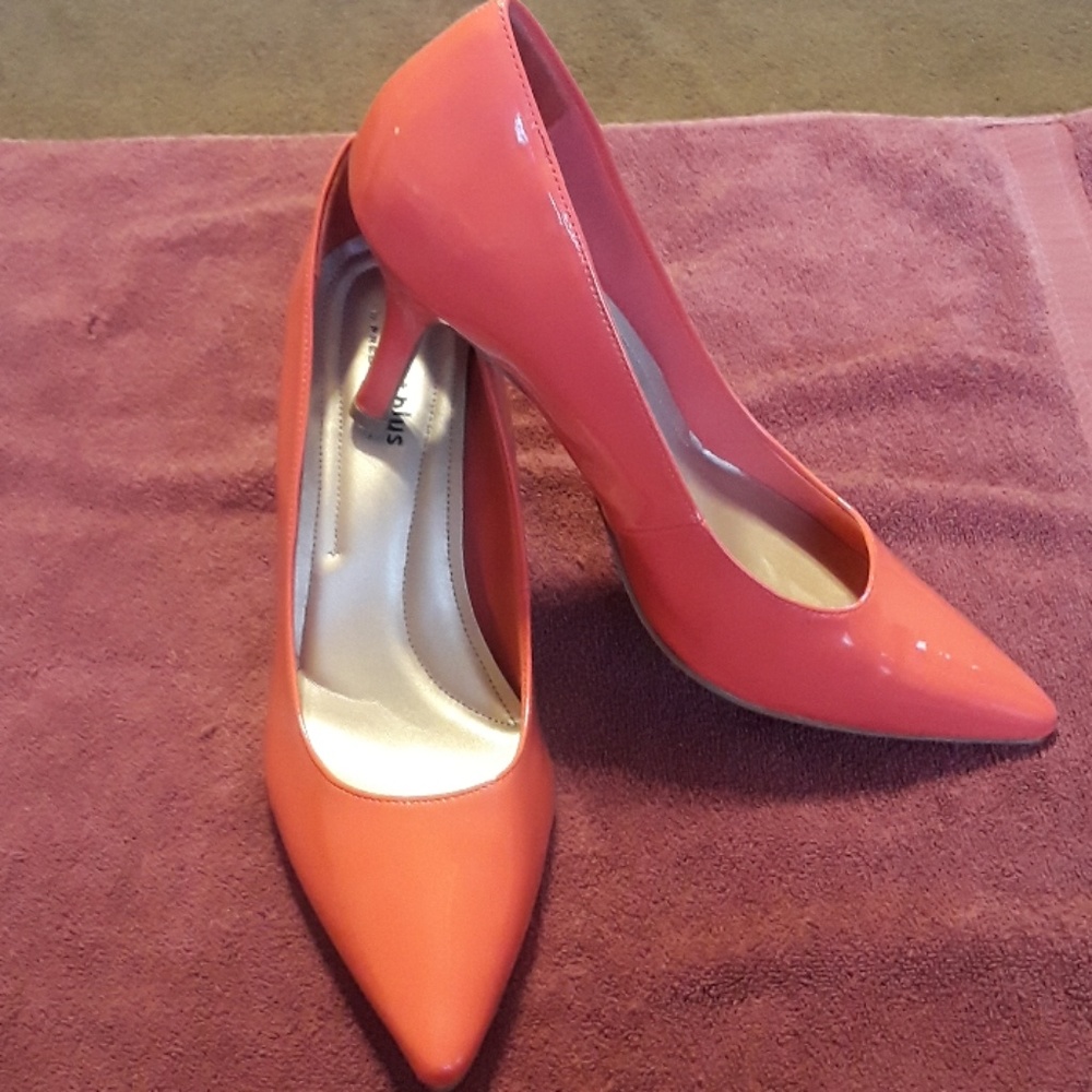 Size 11 Comfort Plus Coral Pumps